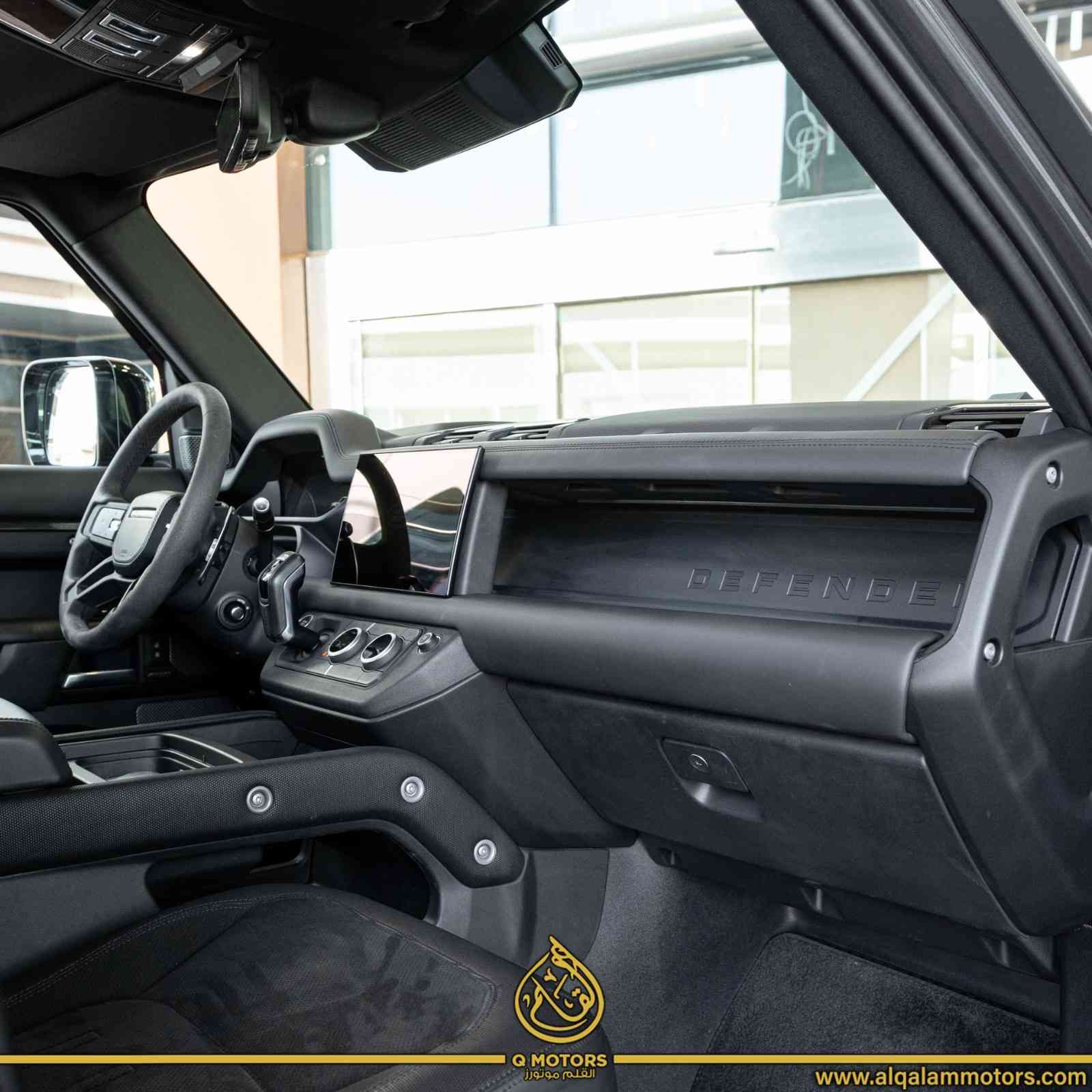 Gallery image of  {"id":2019,"name":"Defender 110","company_id":37,"type_id":1,"created_at":"2025-02-06T17:53:18.000000Z","updated_at":"2025-02-06T17:53:18.000000Z"}