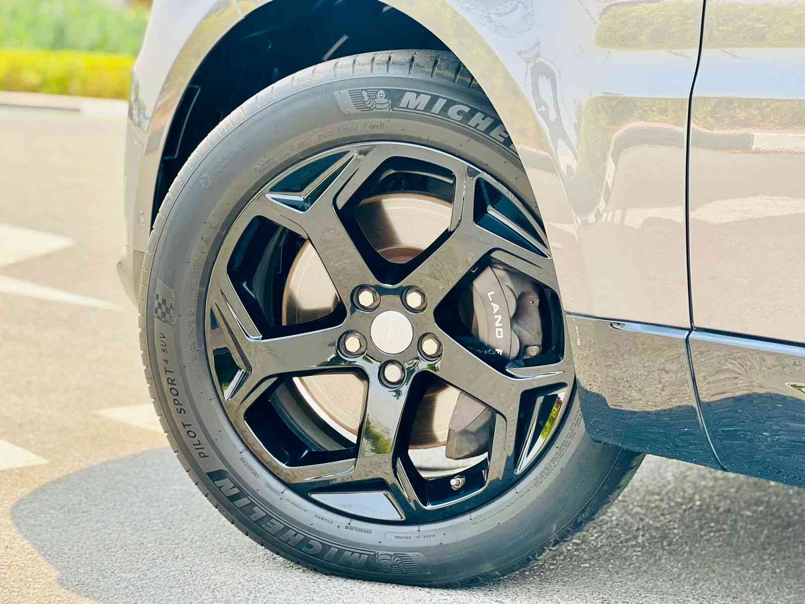 Gallery image of  {"id":122,"name":"Range Rover Sport","company_id":37,"type_id":1,"created_at":"2025-02-06T17:53:17.000000Z","updated_at":"2025-02-06T17:53:17.000000Z"}