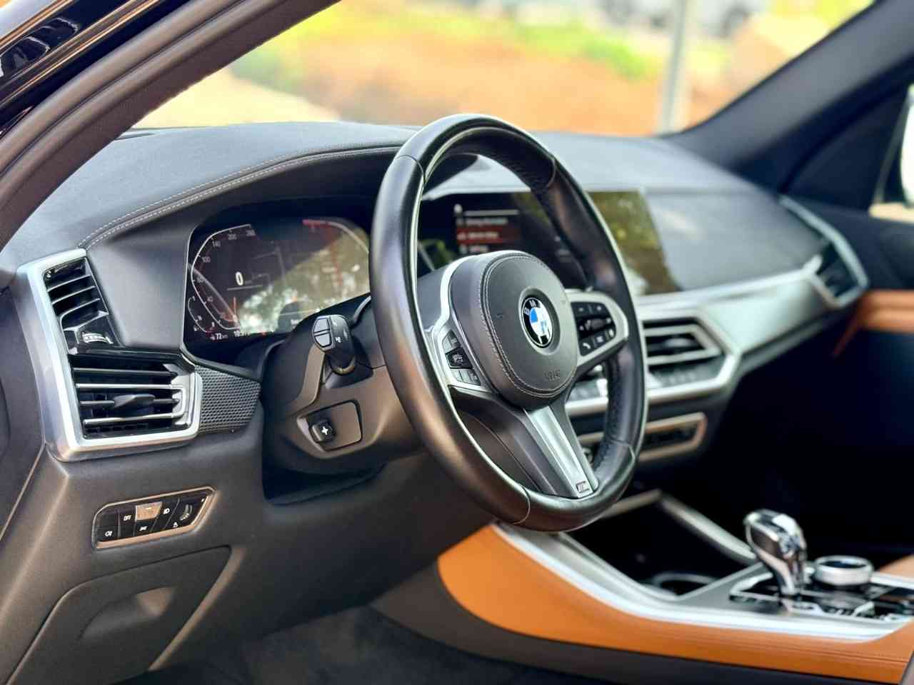 Gallery image of  {"id":91,"name":"X5","company_id":10,"type_id":1,"created_at":"2025-02-06T17:53:17.000000Z","updated_at":"2025-02-06T17:53:17.000000Z"}