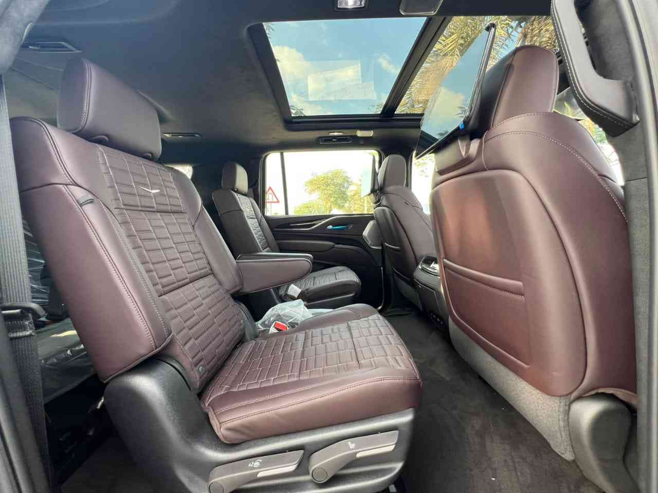Gallery image of  {"id":53,"name":"Escalade","company_id":14,"type_id":1,"created_at":"2025-02-06T17:53:17.000000Z","updated_at":"2025-02-06T17:53:17.000000Z"}
