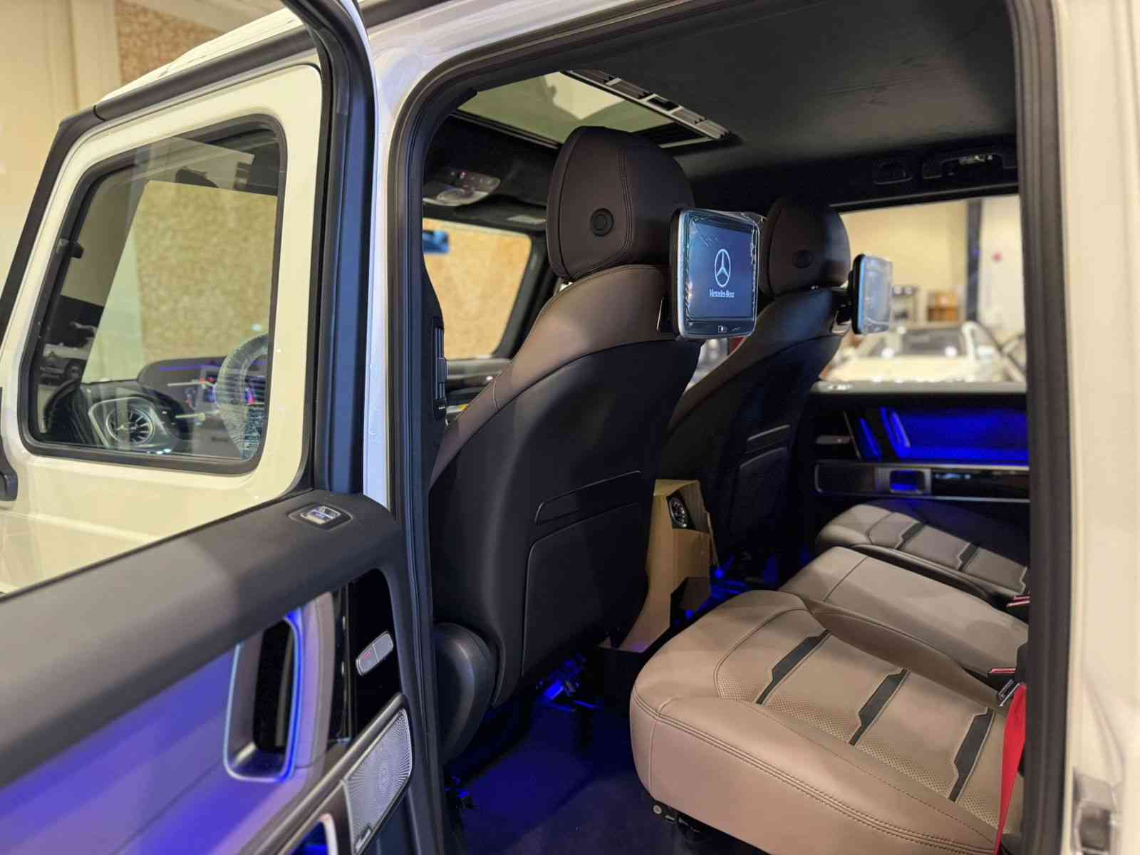 Gallery image of  {"id":2133,"name":"G63 AMG","company_id":42,"type_id":11,"created_at":"2025-02-08T18:39:47.000000Z","updated_at":"2025-02-08T18:39:47.000000Z"}